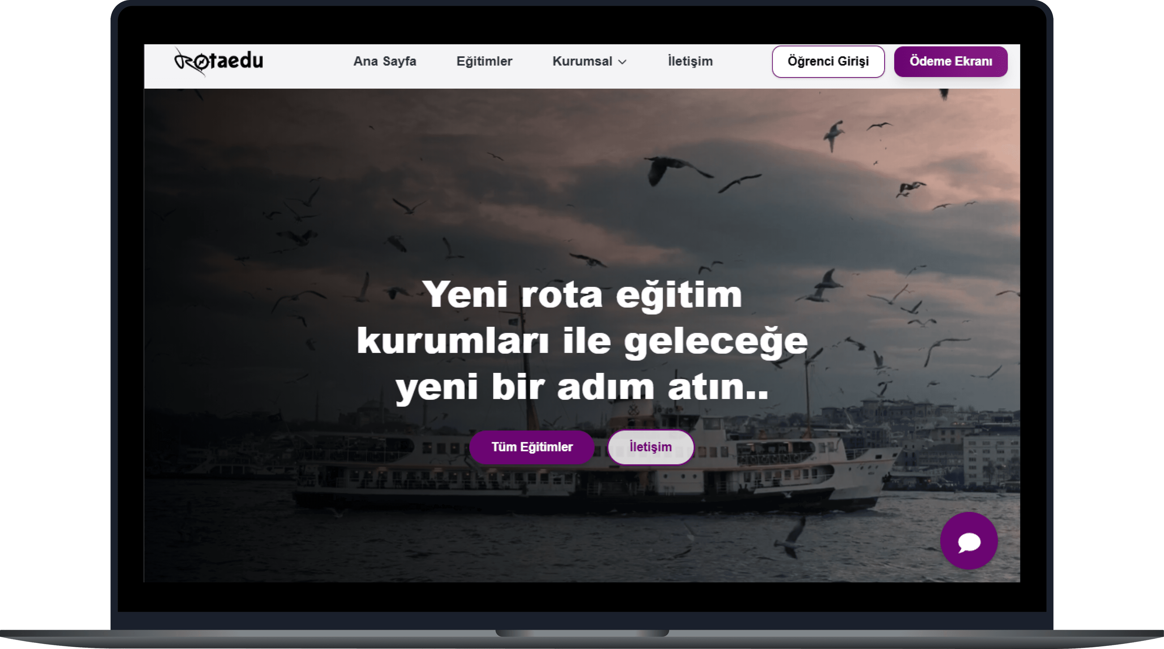 Hizmetlerimizi sergileyen bir laptop maketi
